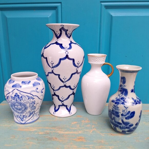 Vintage Porcelain Bud Vase Hand Painted Ancient Chinese Makers Mark Blue Decor - Picture 12 of 14